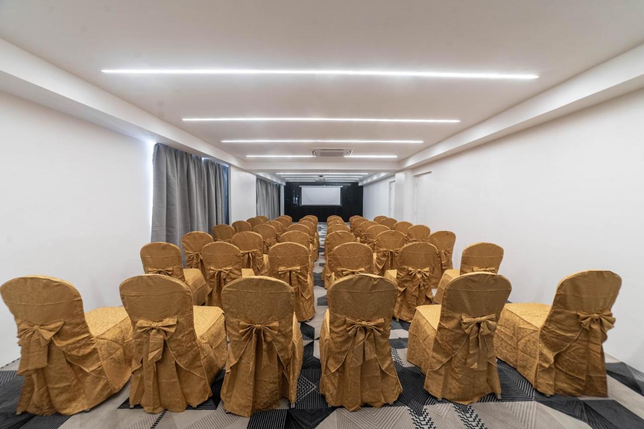 Square Hotel Kathmandu Bagian luar foto