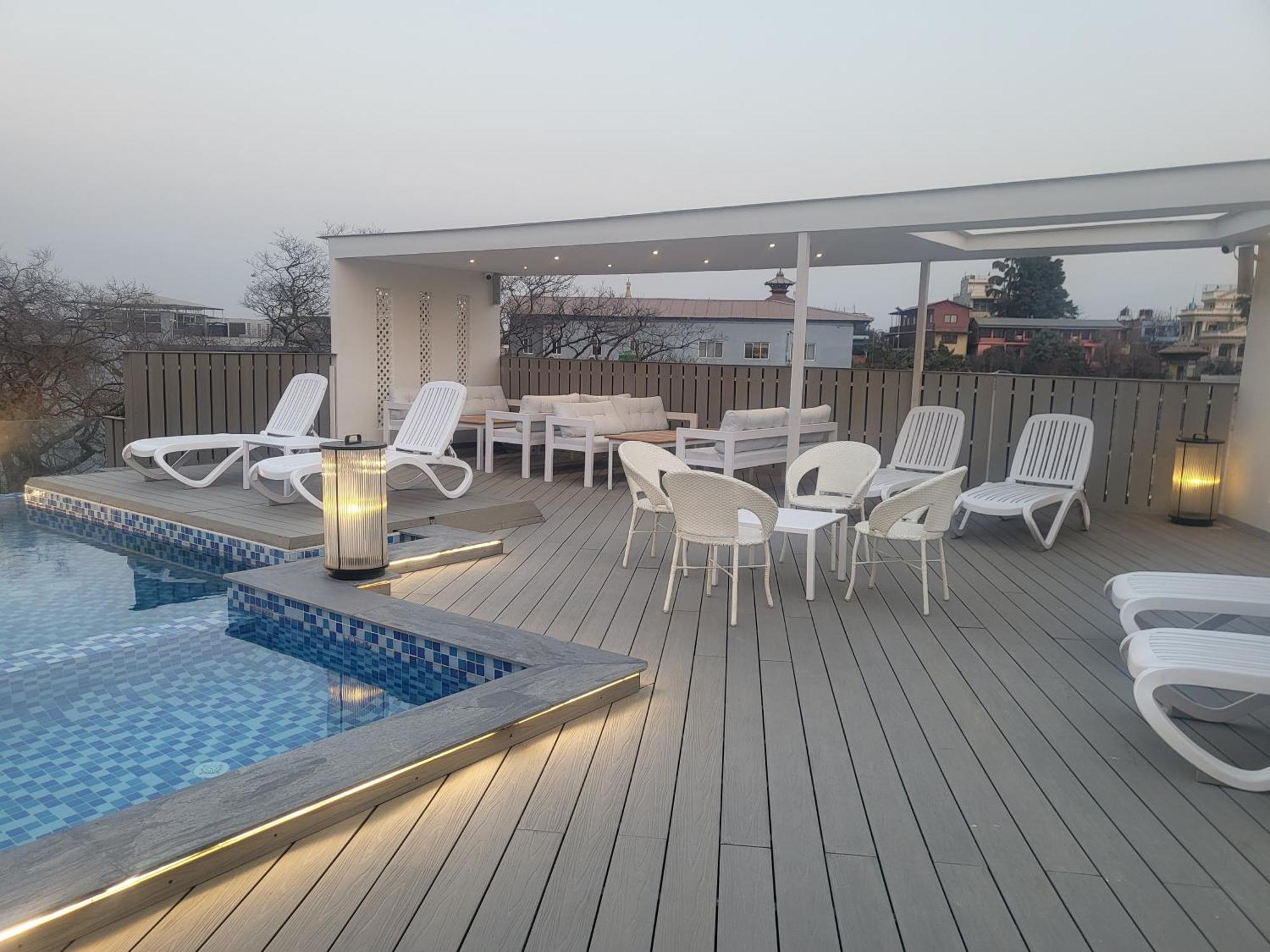 Square Hotel Kathmandu Bagian luar foto