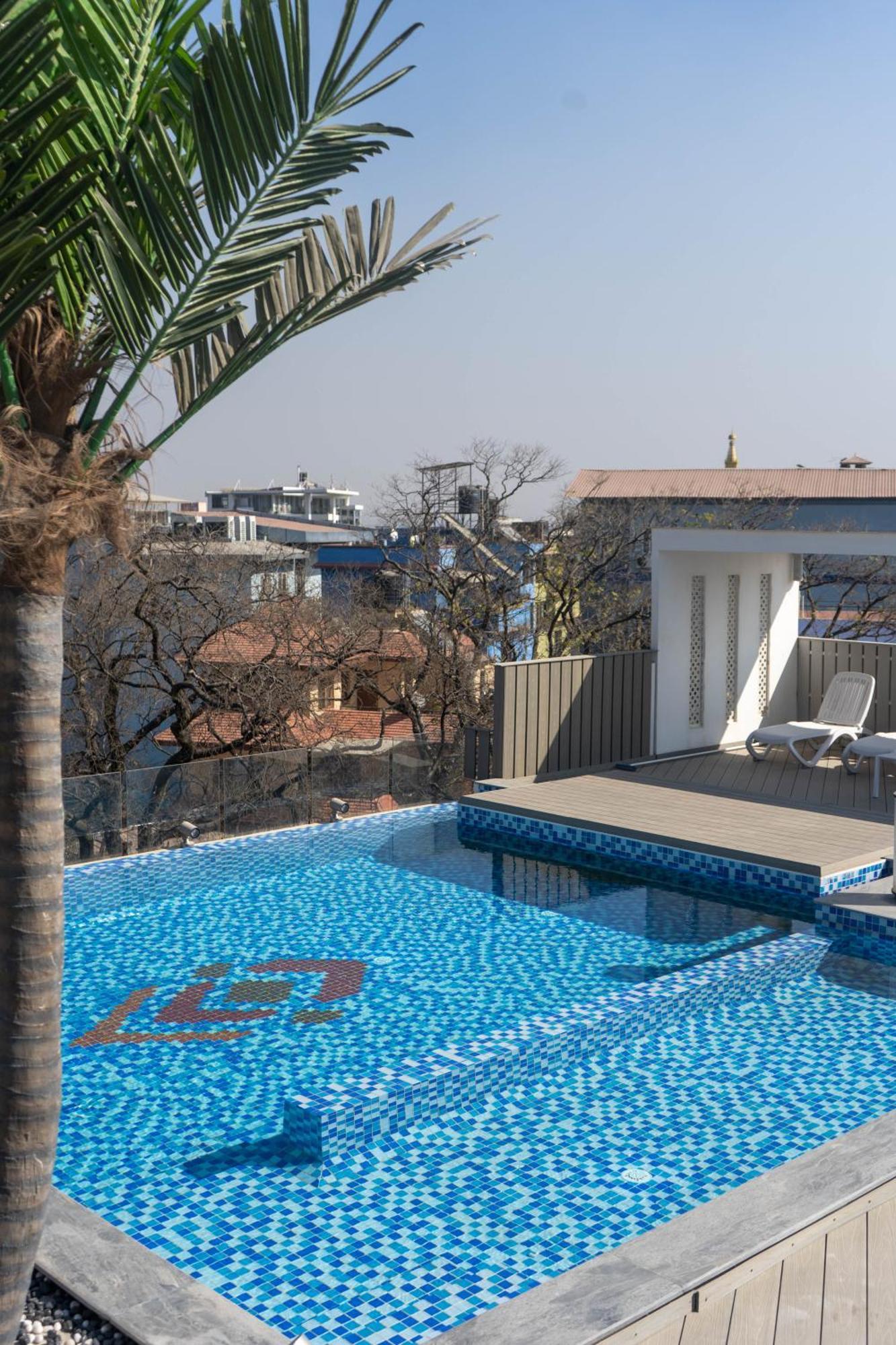 Square Hotel Kathmandu Bagian luar foto